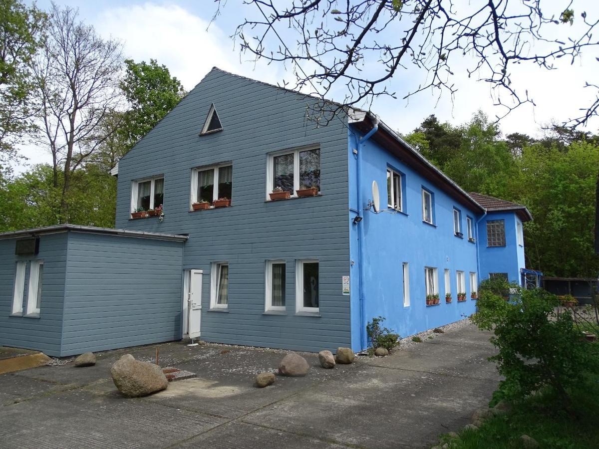 Hotel Gasthof Blaues Haus Bastorf Exterior foto