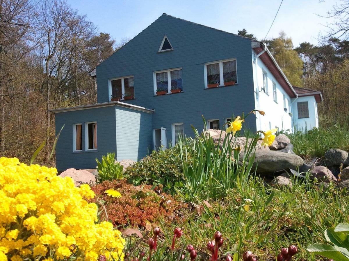 Hotel Gasthof Blaues Haus Bastorf Exterior foto
